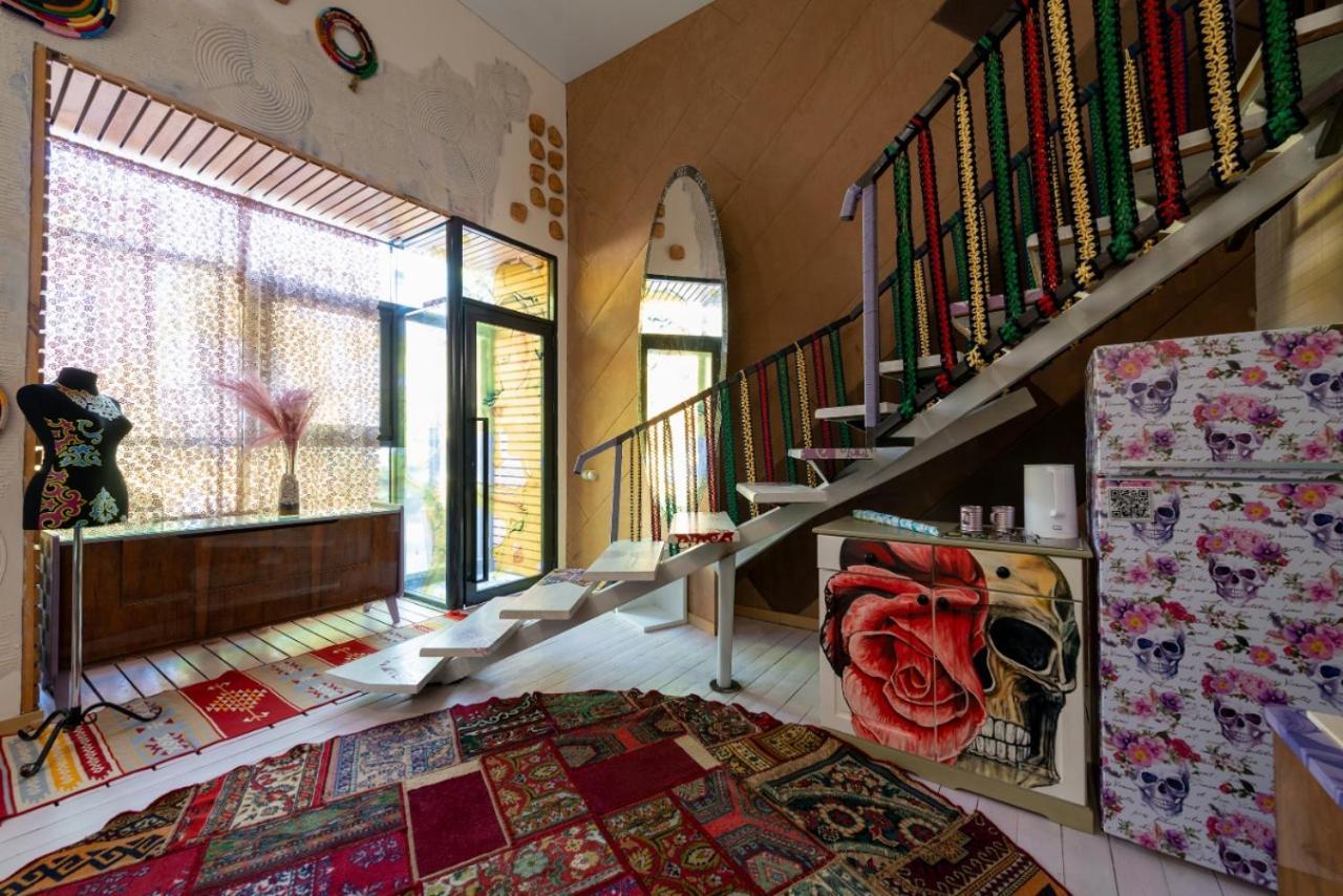 Inn Ozz Karagandy Extérieur photo