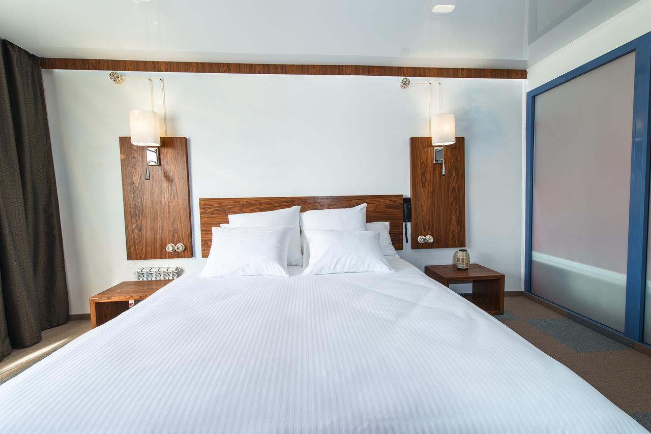 Inn Ozz Karagandy Extérieur photo